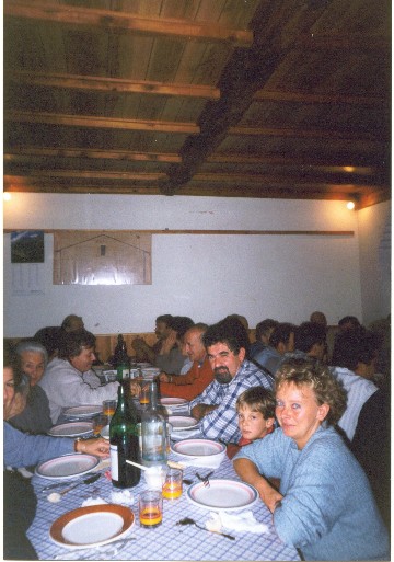 tavolata in occasione di una festa del ringraziamento 