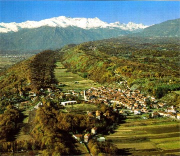 una bella veduta della caratteristica collina morenica della Serra