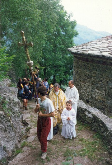 la Madonna ritorna verso Oropa alla conclusione della processione a Bagneri
