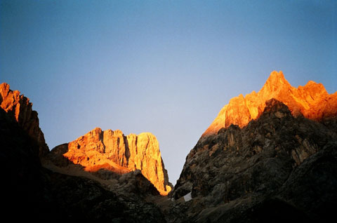 esci dalla toba verso la luce della vita