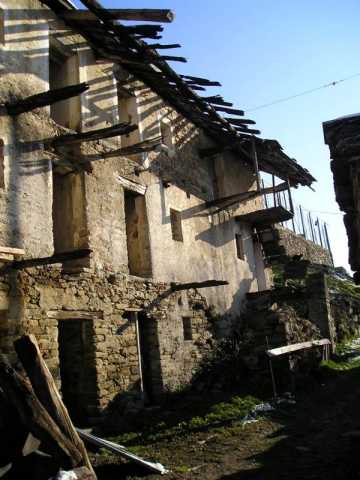 case da ristrutturare nel borgo di Bagneri