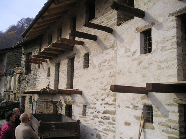 il cantiere va avanti